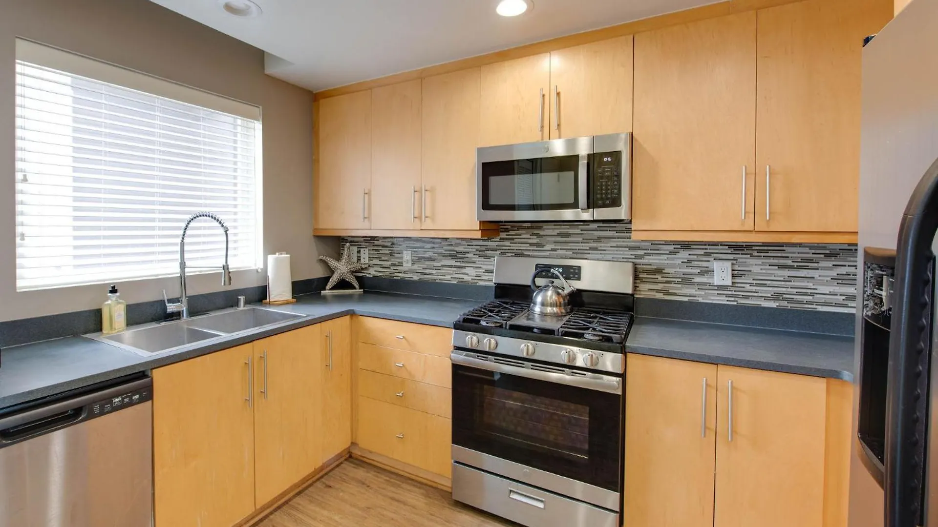 Apartment Sunny Condo W/ 2 Story Panoramic Ocean Views Los Angeles